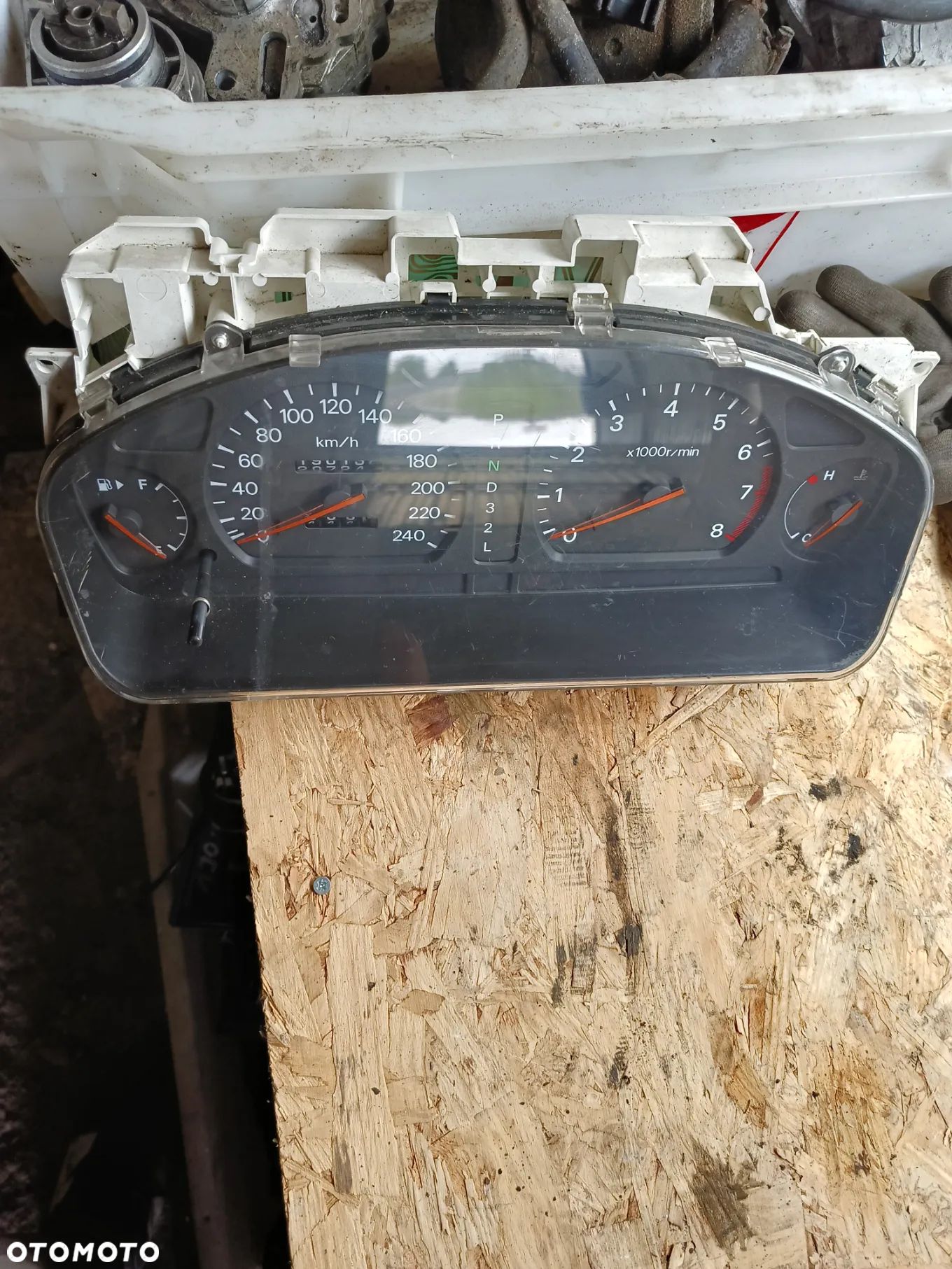 LICZNIK GALANT VIII 2.5 V6 MR216546 - 1