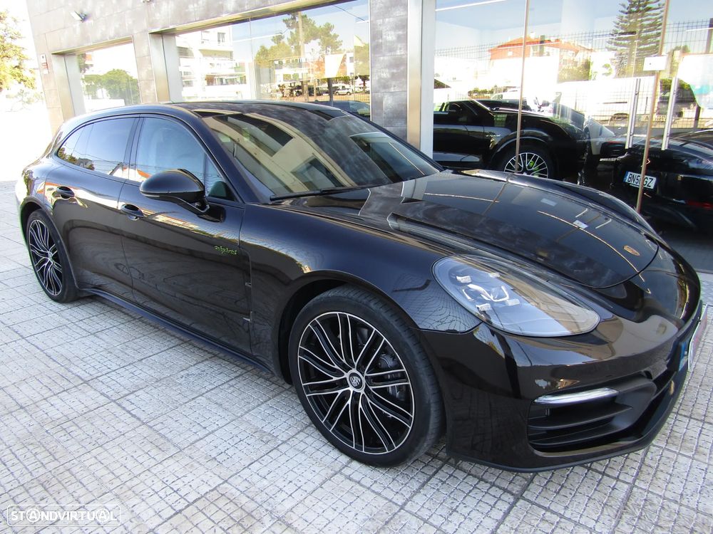 Porsche Panamera 4 E-Hybrid — fotografia 4