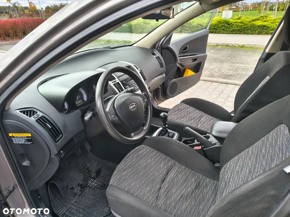 Kia Ceed 1.6 Comfort + - 13