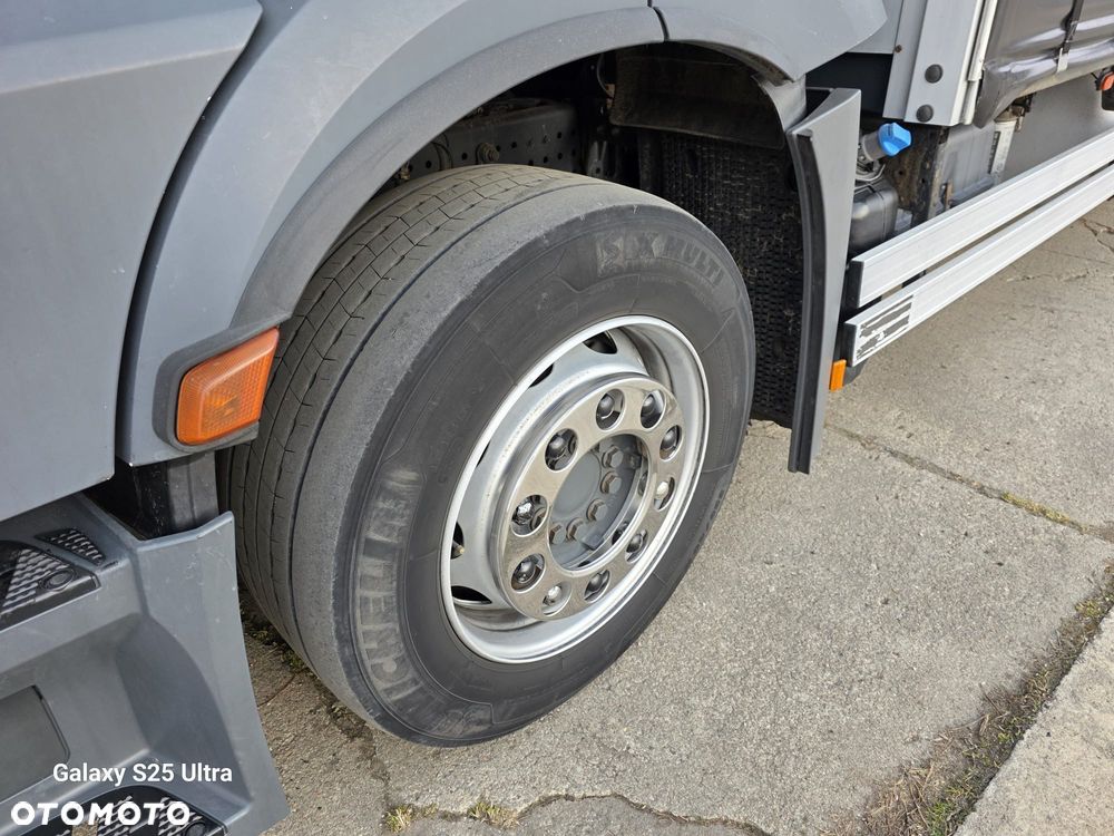 Mercedes-Benz 1835 - 4