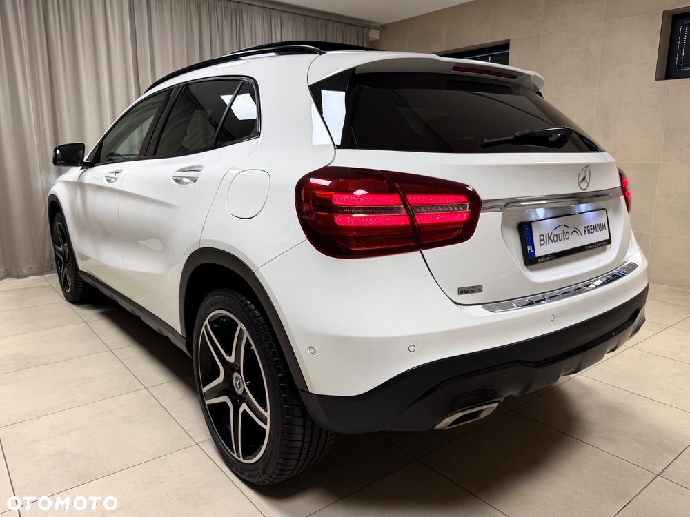 Mercedes-Benz GLA 200 7G-DCT - 7
