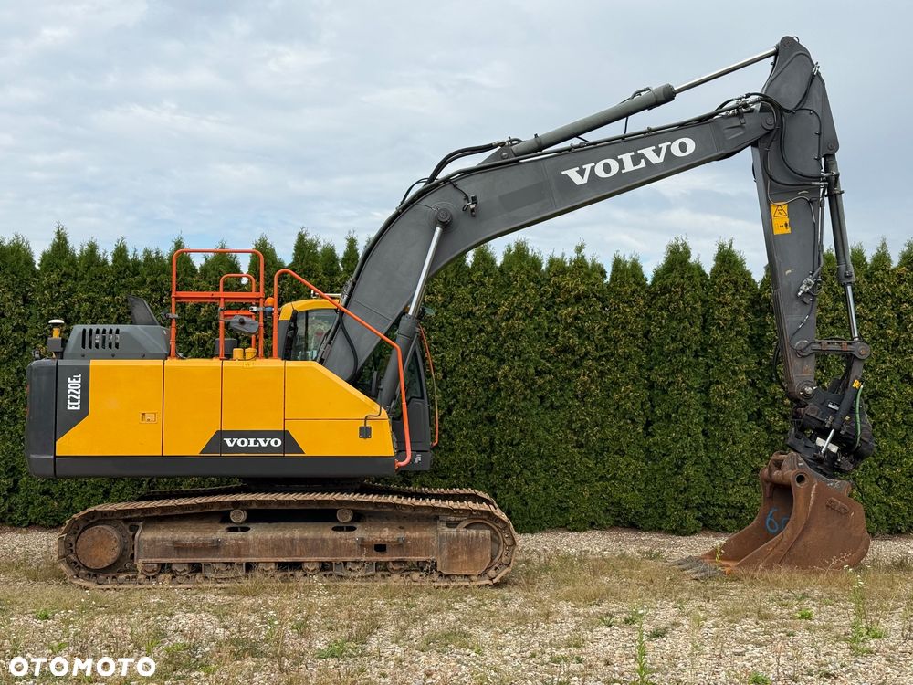 Volvo EC 220 EL - 8