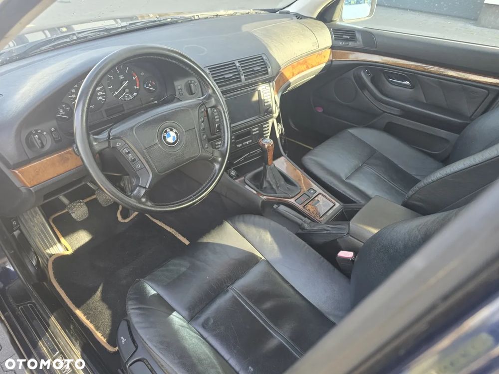BMW Seria 5 520d - 22