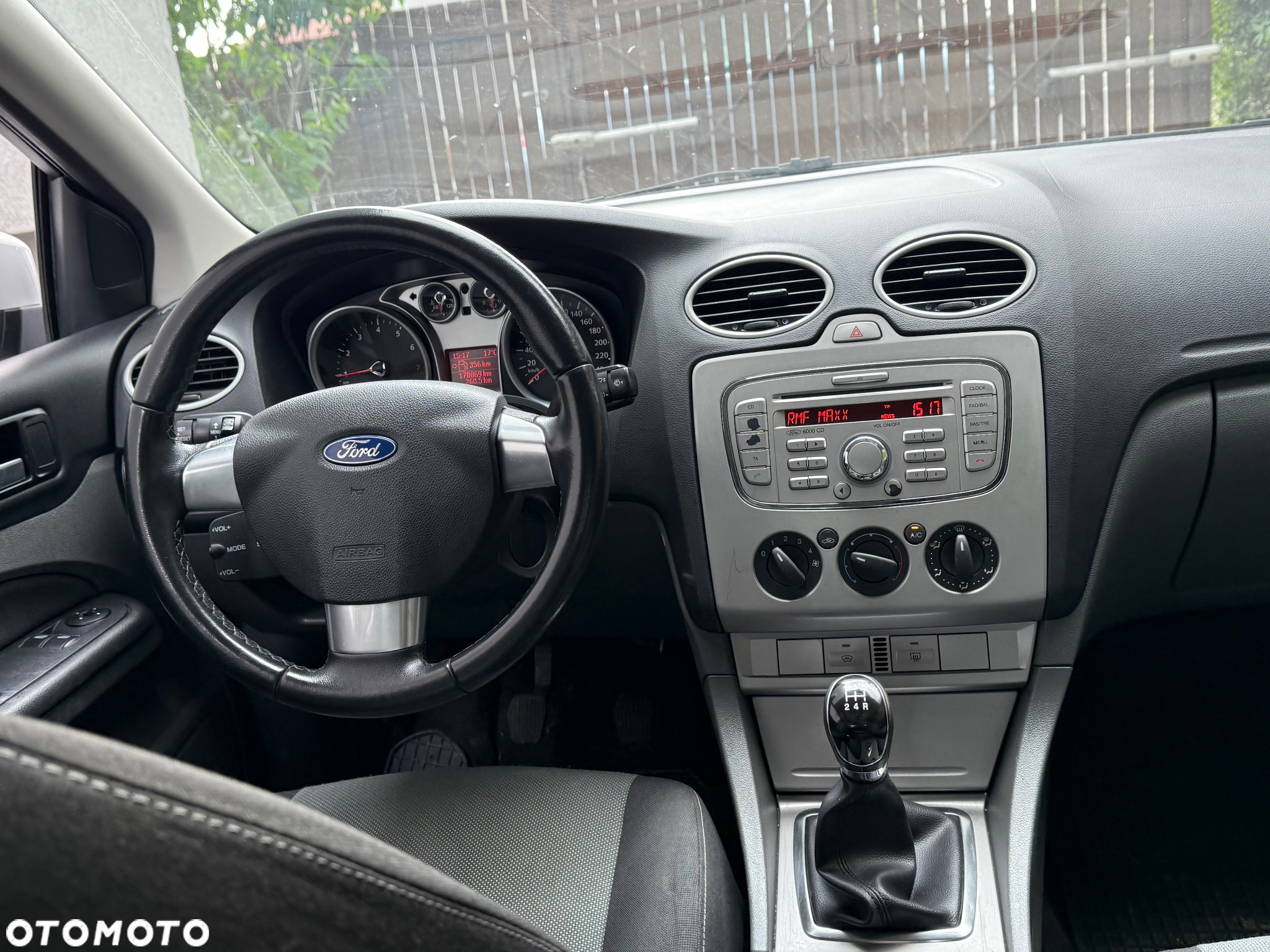 Ford Focus 1.6 Ti-VCT Sport - 16