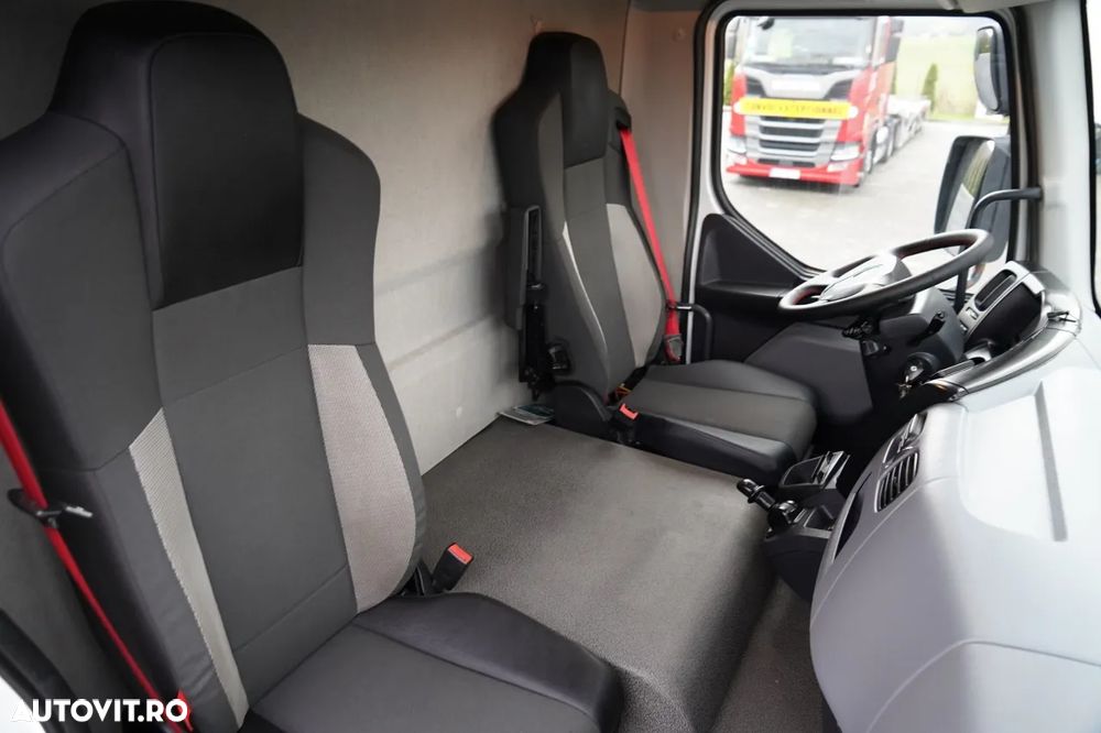 Renault D 210 / 4x2 / CONTAINER / 8,6 M / PODEA RESISTENTĂ / ELEVATOR DHOLLANDIA - 37