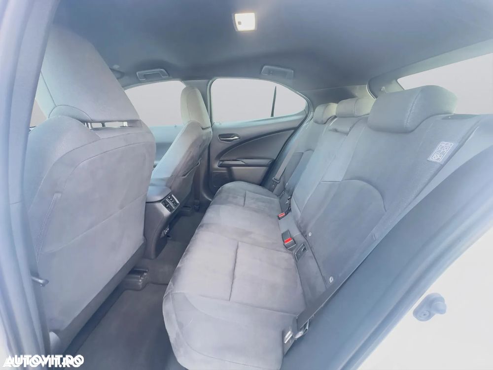 Lexus UX 250h Business Edition - 14