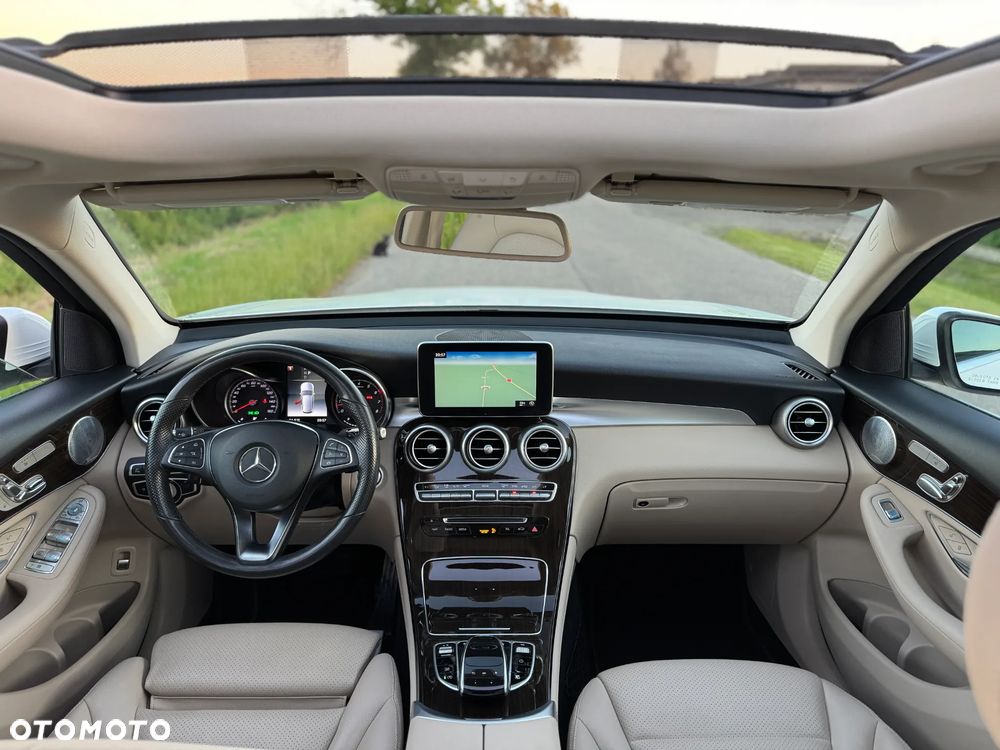 Mercedes-Benz GLC 300 4Matic 9G-TRONIC Exclusive - 32