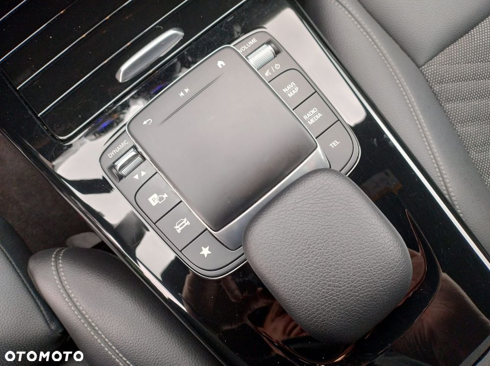 Mercedes-Benz CLA 180 mHEV Progressive 7G-DCT - 14