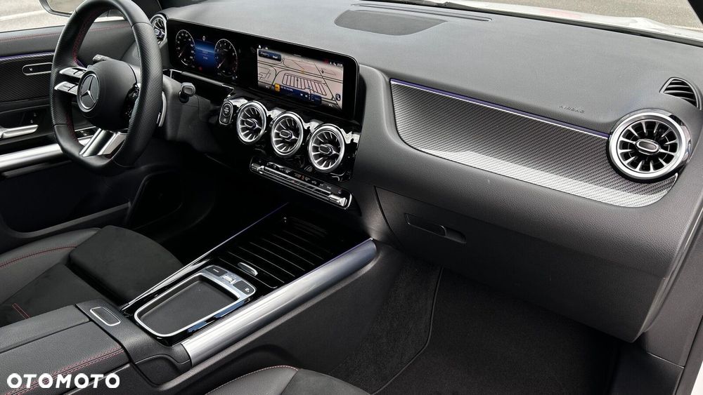 Mercedes-Benz GLA - 23