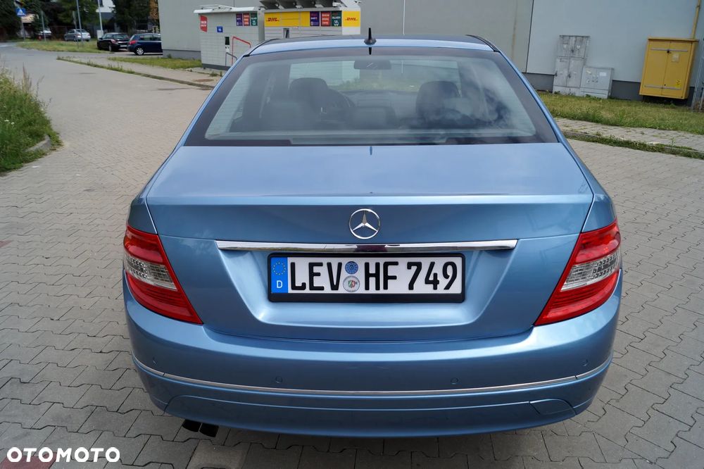 Mercedes-Benz Klasa C 180 CGI Automatik BlueEFFICIENCY Avantgarde - 10