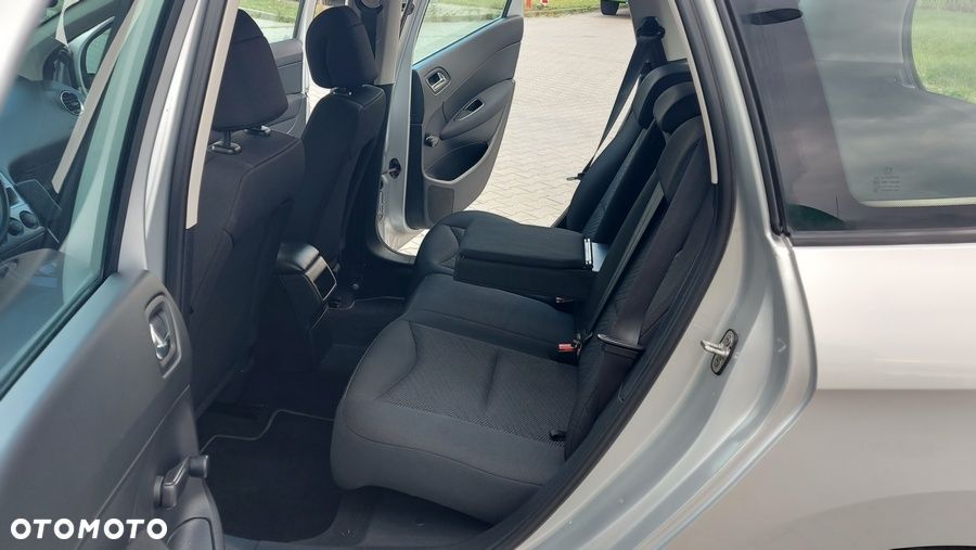 Peugeot 308 HDi FAP 110 NAVTEQ ON BOARD - 13