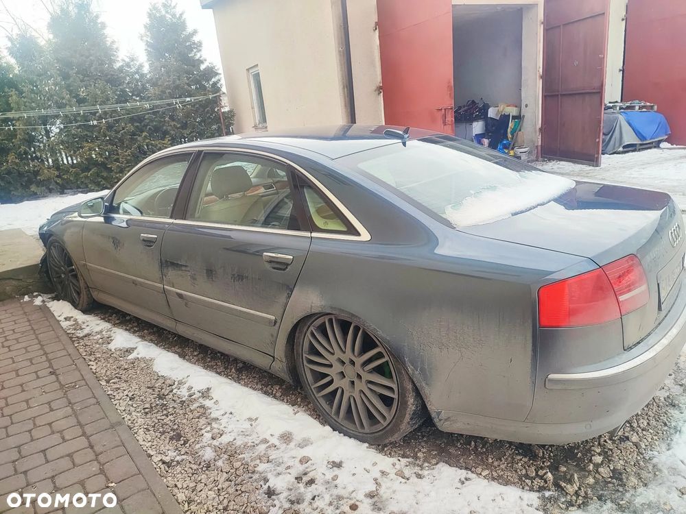 Audi A8 - 1
