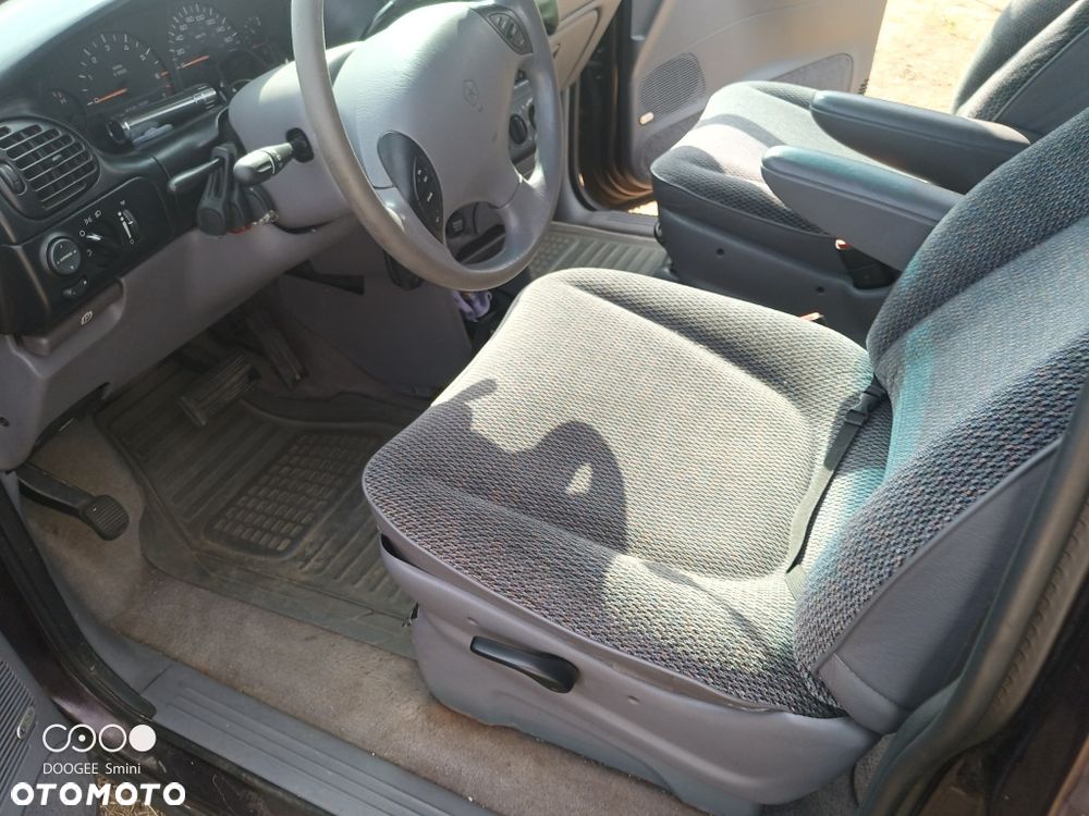 Dodge Grand Caravan - 4