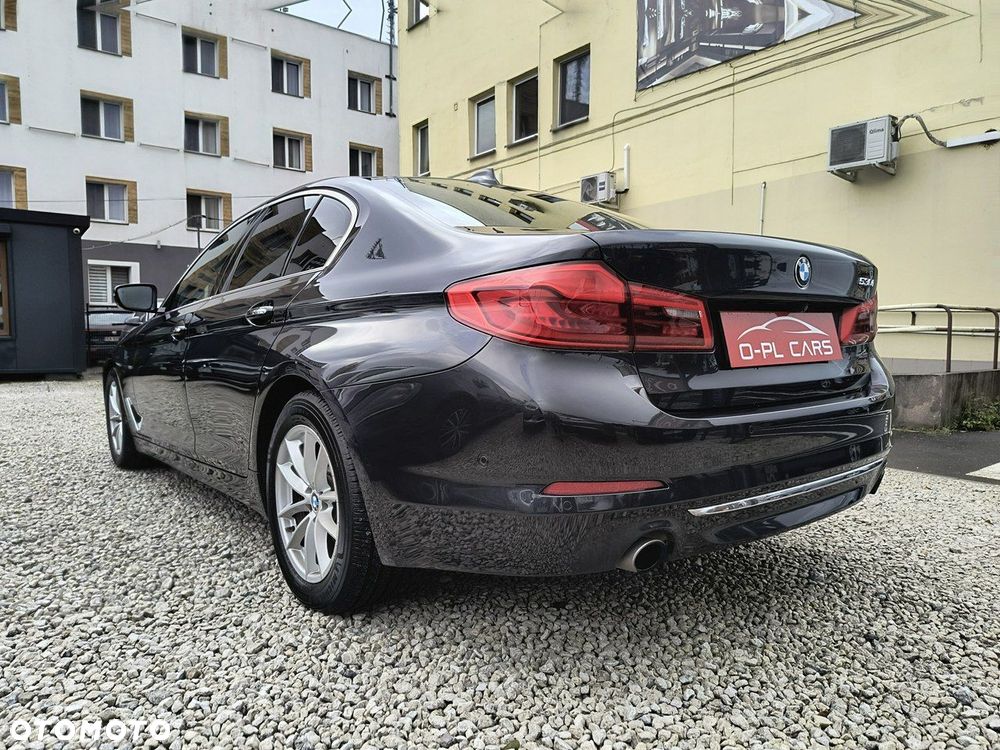 BMW Seria 5 530i Luxury Line sport - 30
