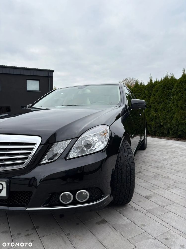 Mercedes-Benz Klasa E 250 T CDI DPF BlueEFFICIENCY 7G-TRONIC Elegance - 2