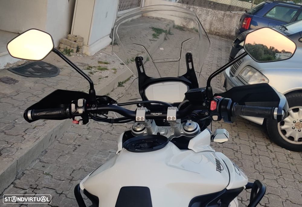 Triumph Tiger 800 XRX - 11