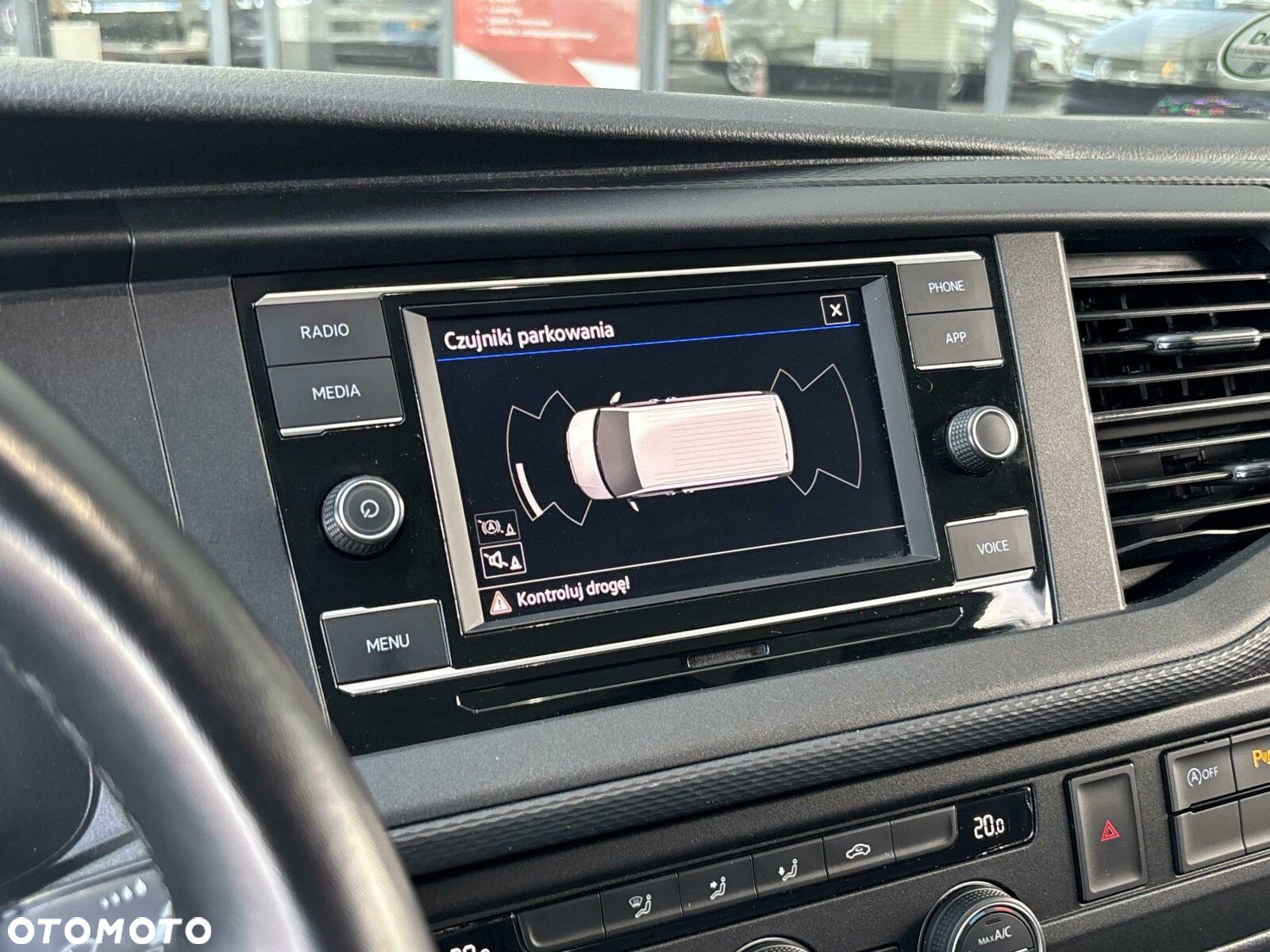 Volkswagen Caravelle - 19