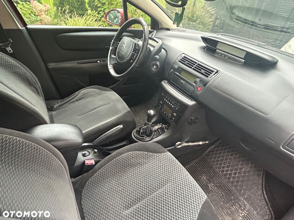 Citroën C4 1.6 16V Magic - 6