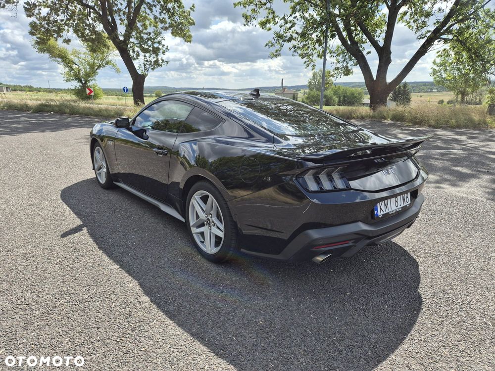 Ford Mustang - 7