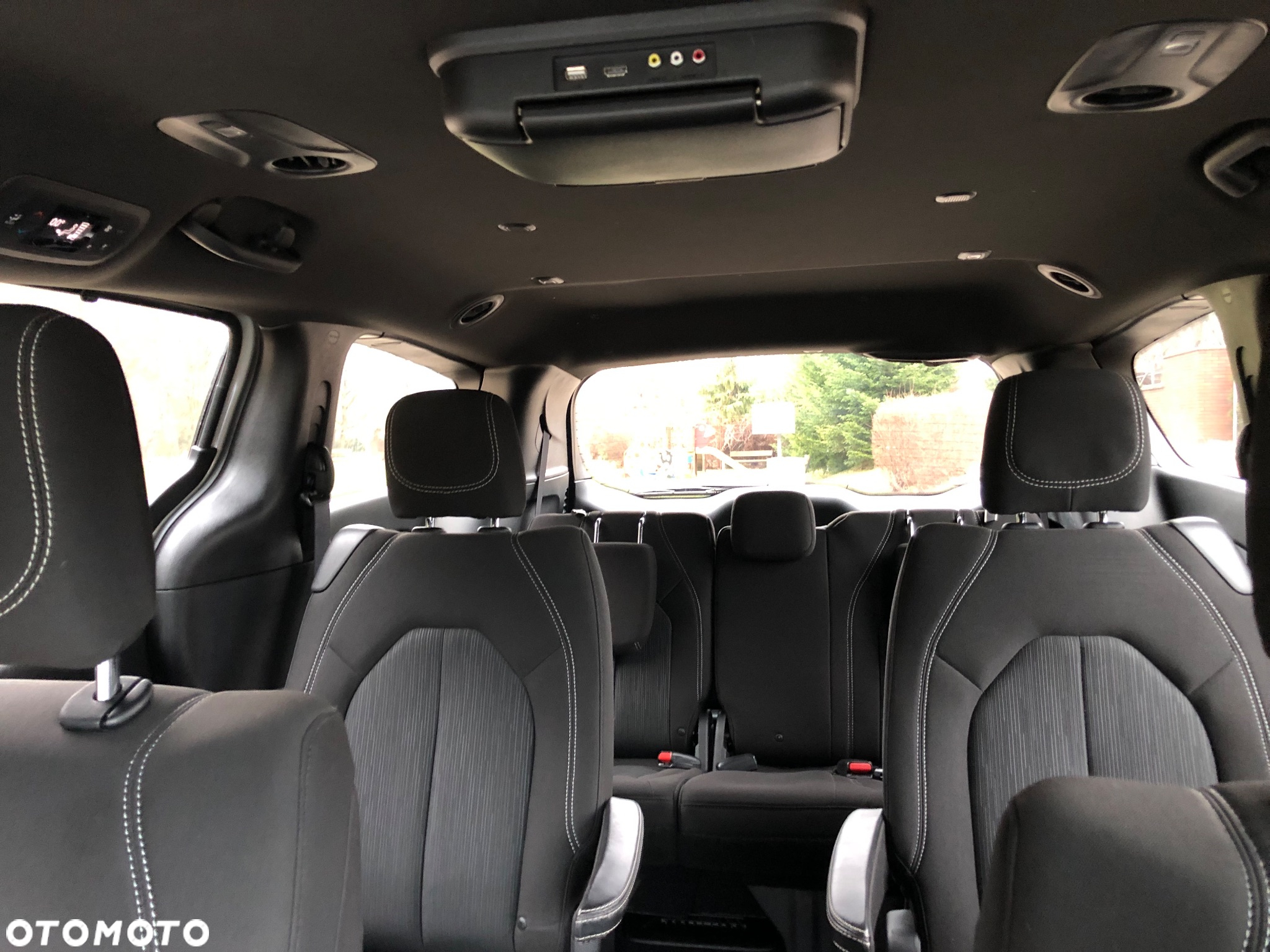 Chrysler Pacifica - 20