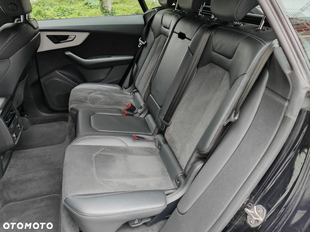 Audi Q8 - 24
