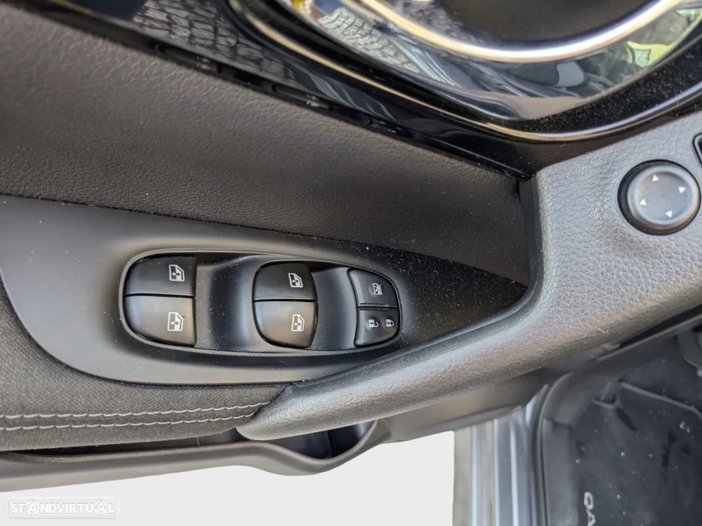 Nissan Qashqai 1.5 dCi N-Connecta Business - 5