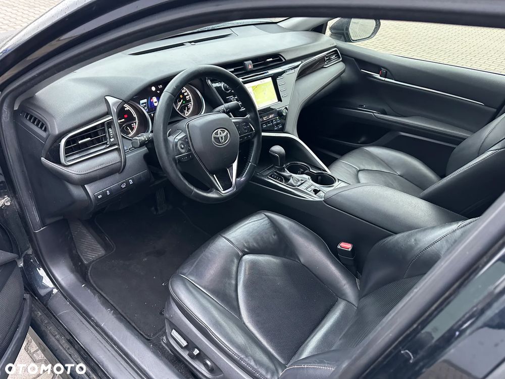 Toyota Camry Executive - 8