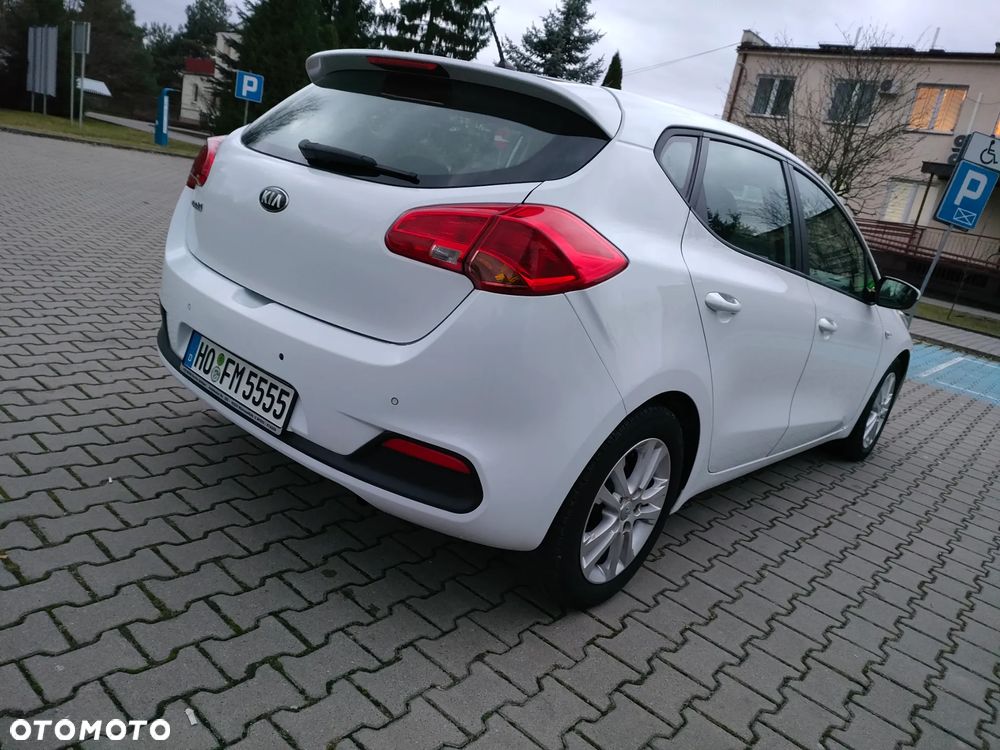 Kia Ceed - 11