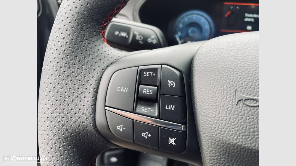 Ford Focus 1.0 EcoBoost MHEV ST-Line X - 16