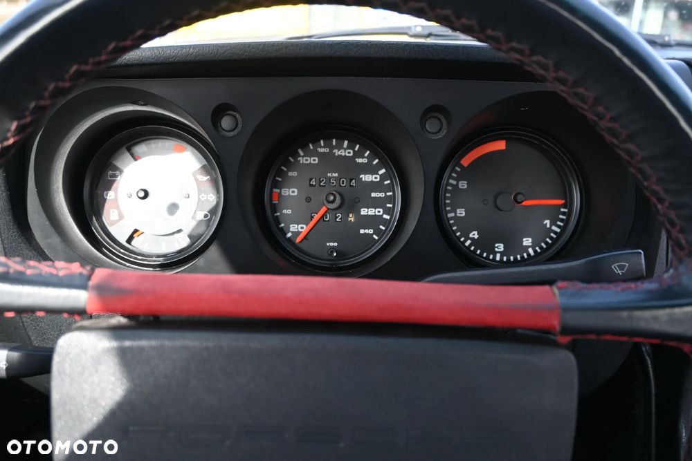 Porsche 924 Standard - 16