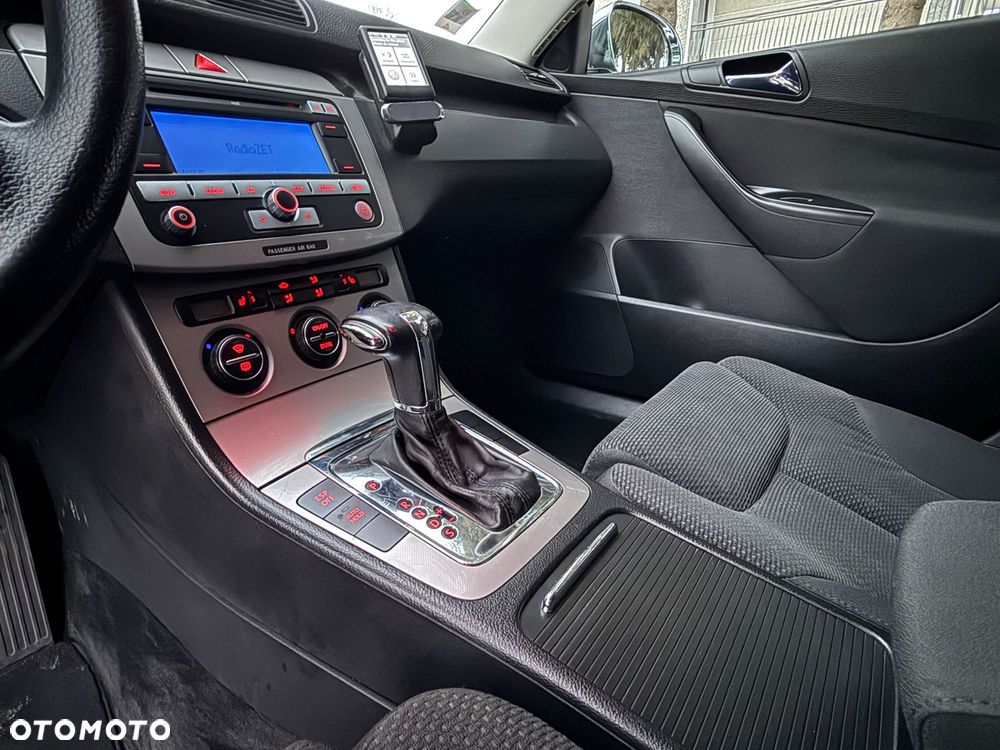 Volkswagen Passat 2.0 TDI DPF DSG Comfortline - 19