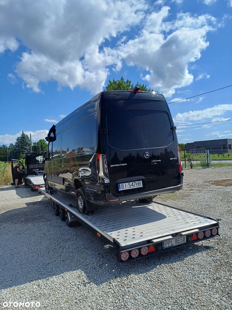 Mercedes-Benz Sprinter - 2