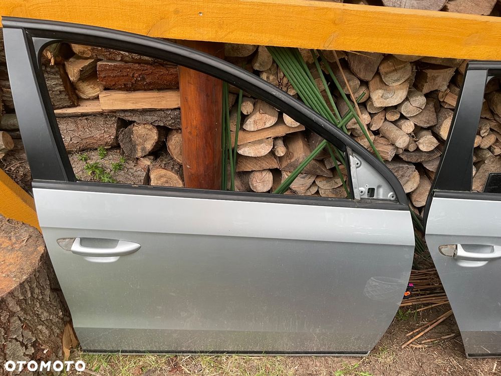 VW PASSAT B7 KOMBI DRZWI LEWE PRAWE PRZOD TYL SREBRNE LA7W - 12