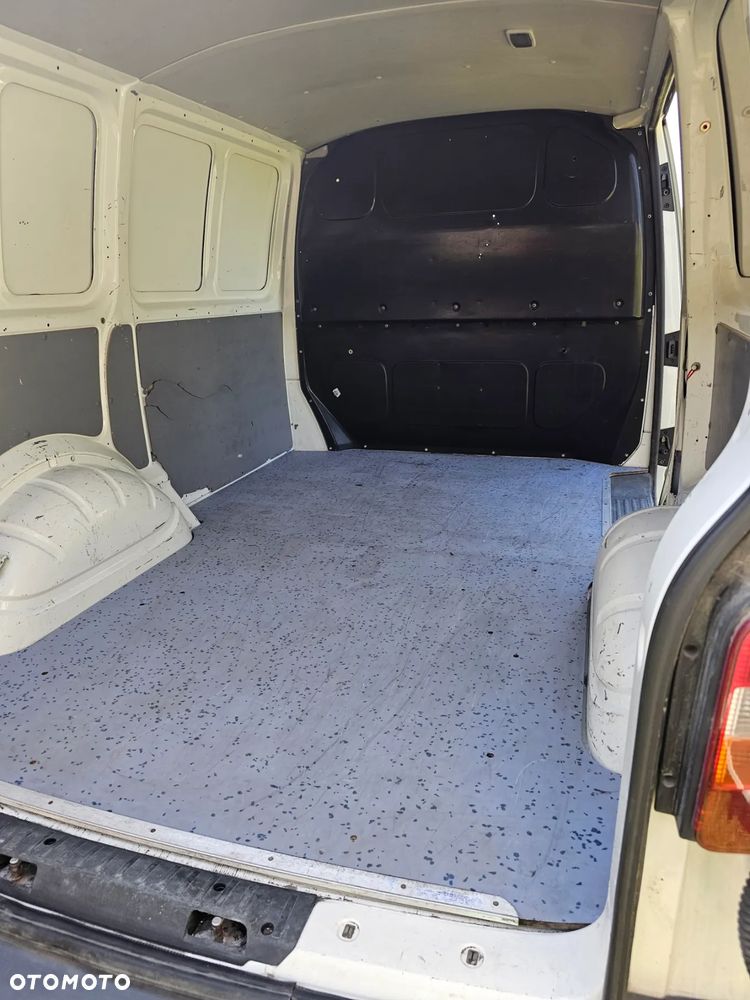 Volkswagen Transporter T5 TDI L1H1 - 11