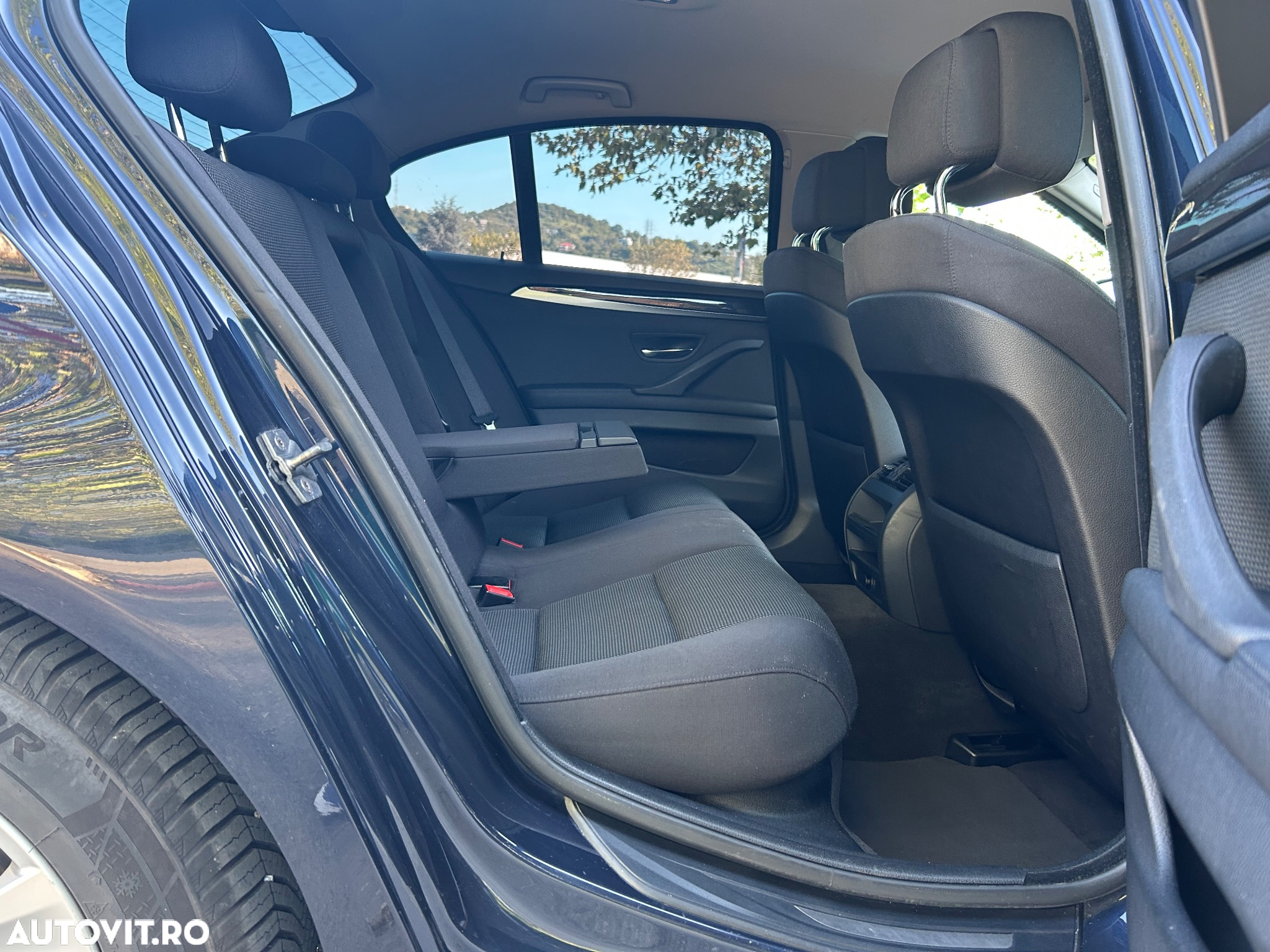 BMW Seria 5 520d Aut. - 9