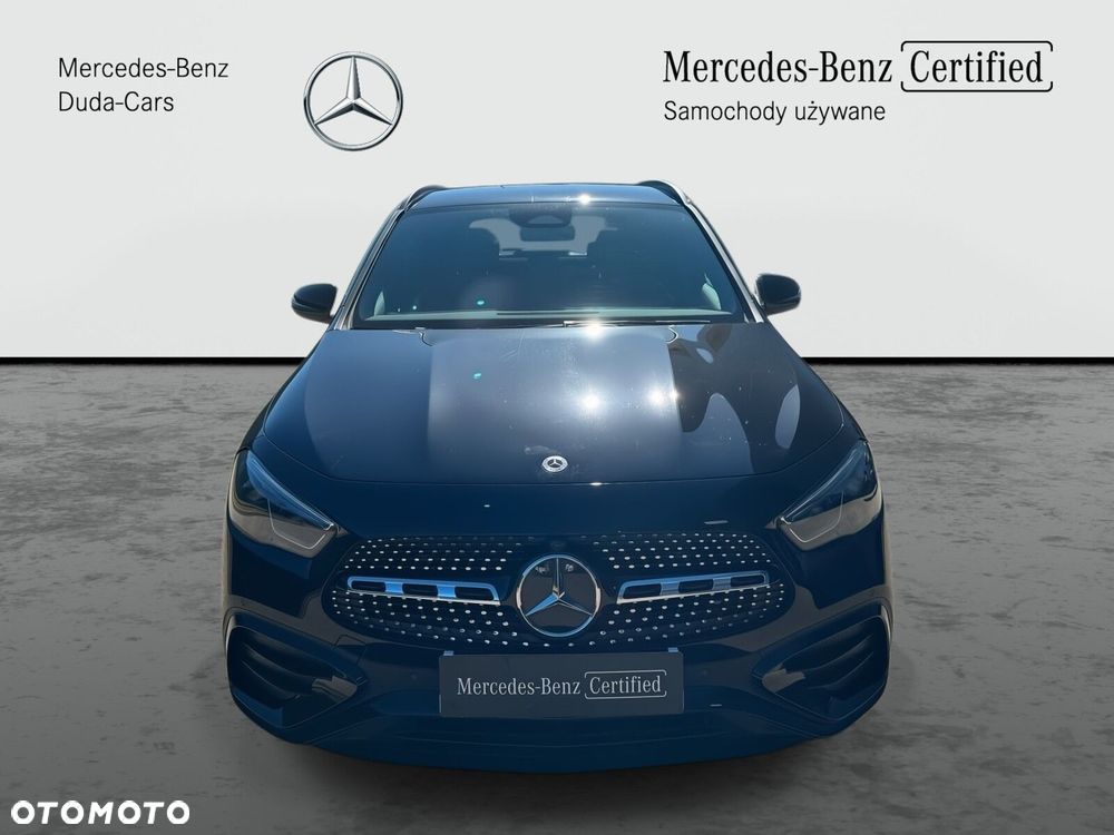 Mercedes-Benz GLA - 10