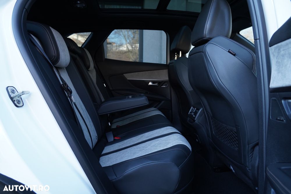 Peugeot 3008 PHEV EAT8 4X4 GT Pack - 23