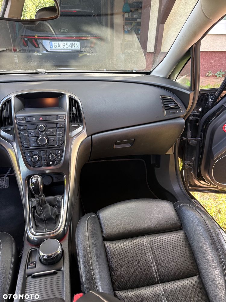 Opel Astra 1.6 T Cosmo - 9