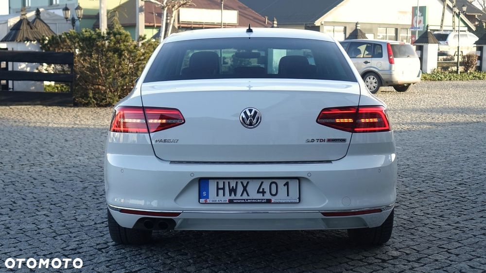 Volkswagen Passat - 13