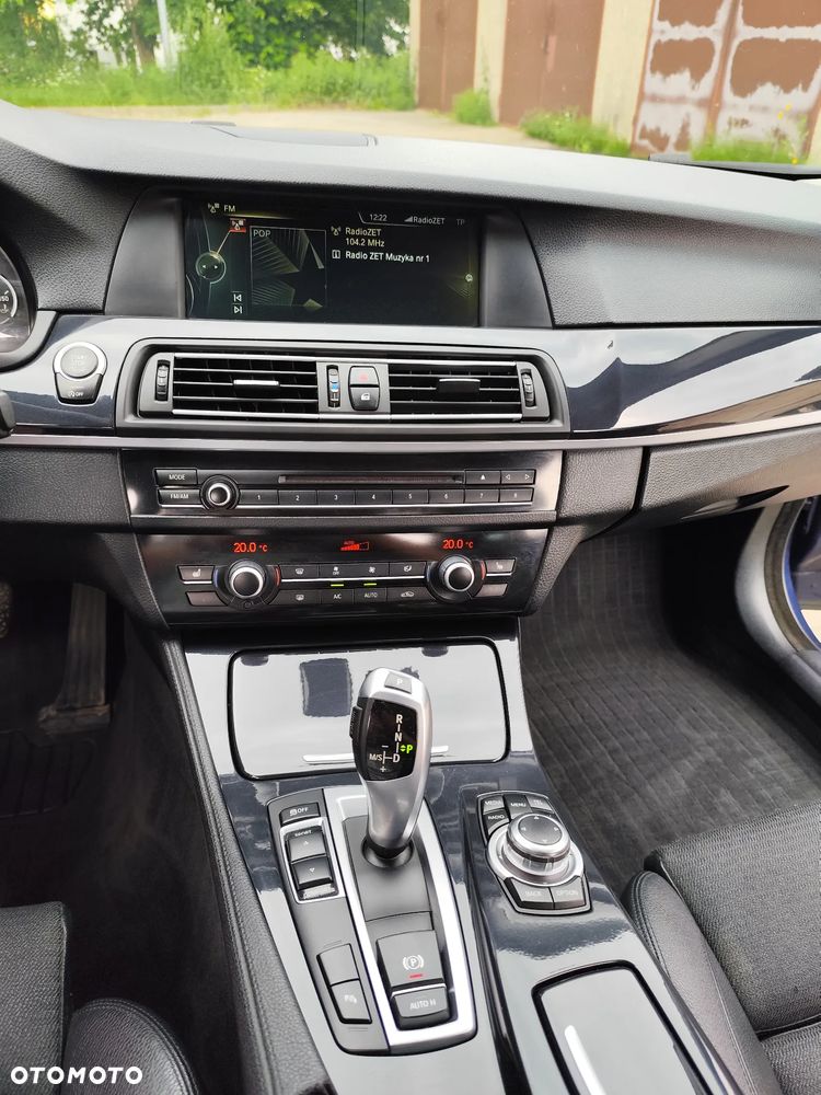 BMW Seria 5 520d xDrive - 16