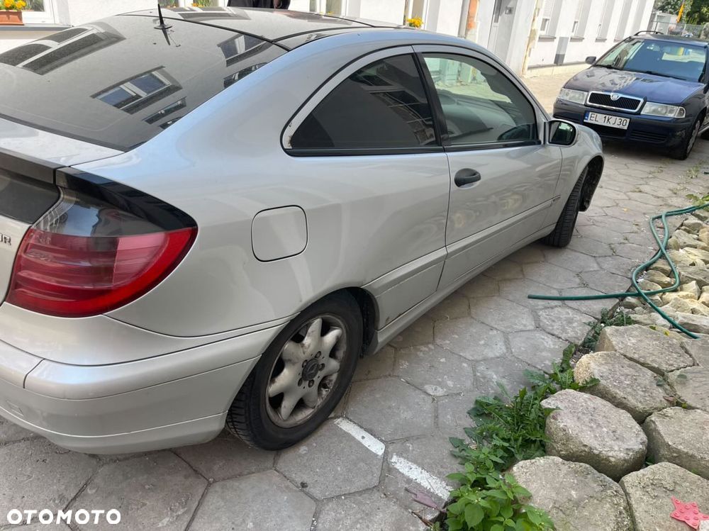Mercedes-Benz C-Class 2003 photo 5