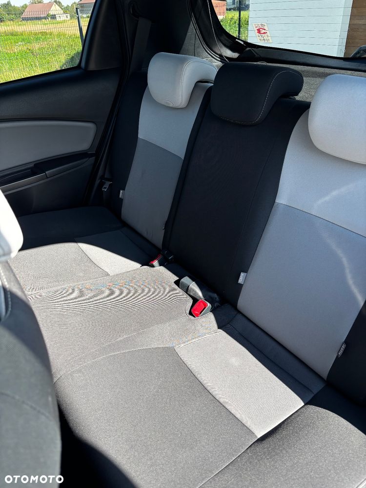 Toyota Yaris Hybrid 100 Selection Platinum - 6