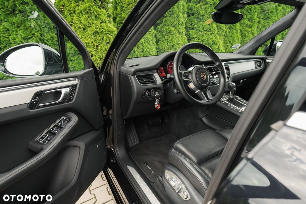 Porsche Macan Turbo - 9