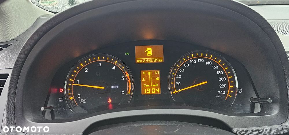 Toyota Avensis 2.0 D-4D 2010 - 9