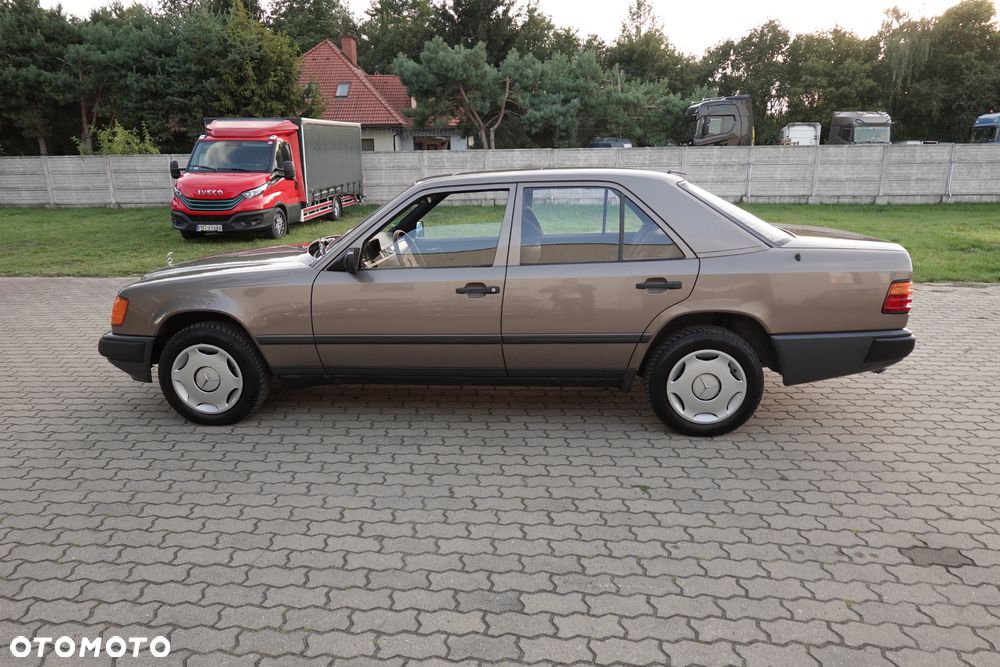 Mercedes-Benz W124 (1984-1993) - 35