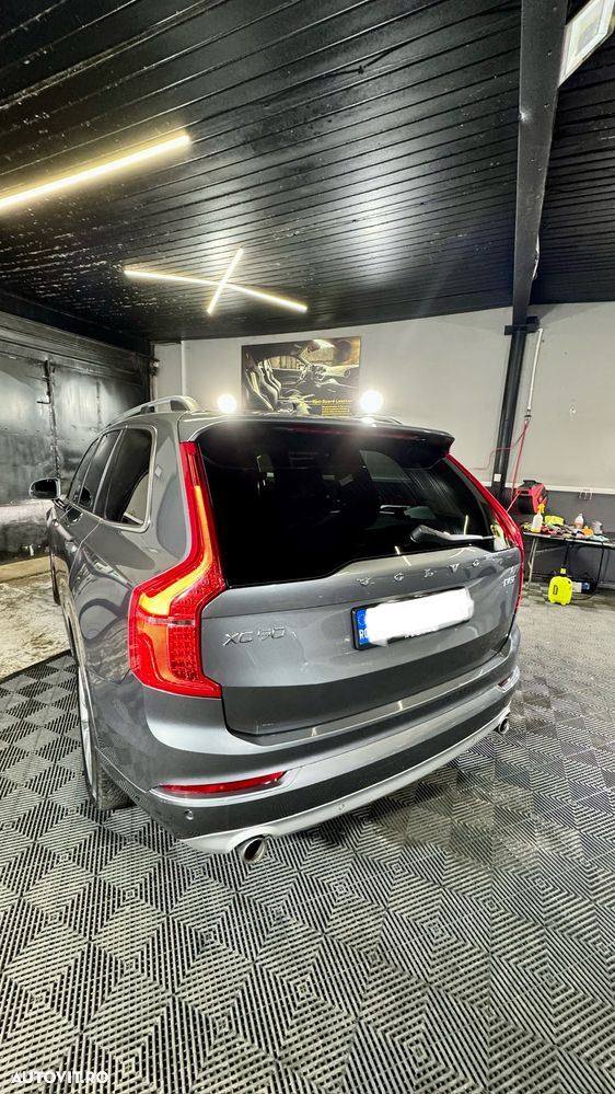 Volvo XC 90 D5 AWD Momentum - 3