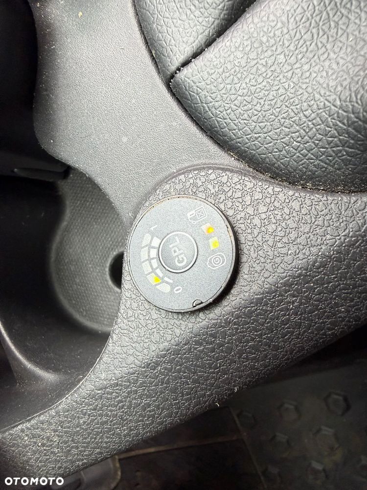 Dacia Sandero 1.2 16V - 19