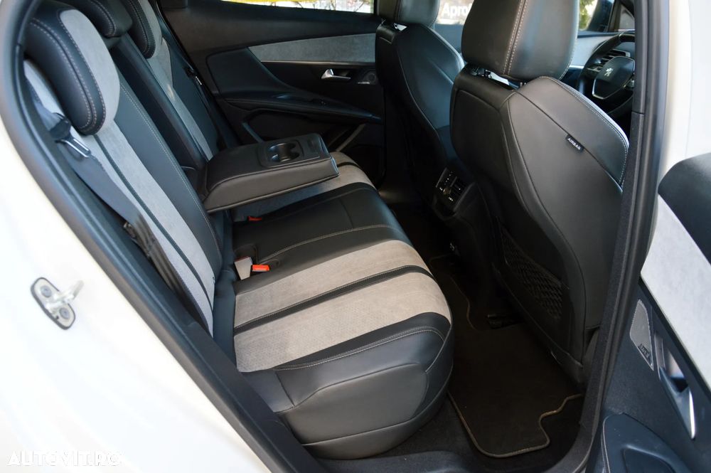 Peugeot 3008 225 e-EAT8 GT - 11