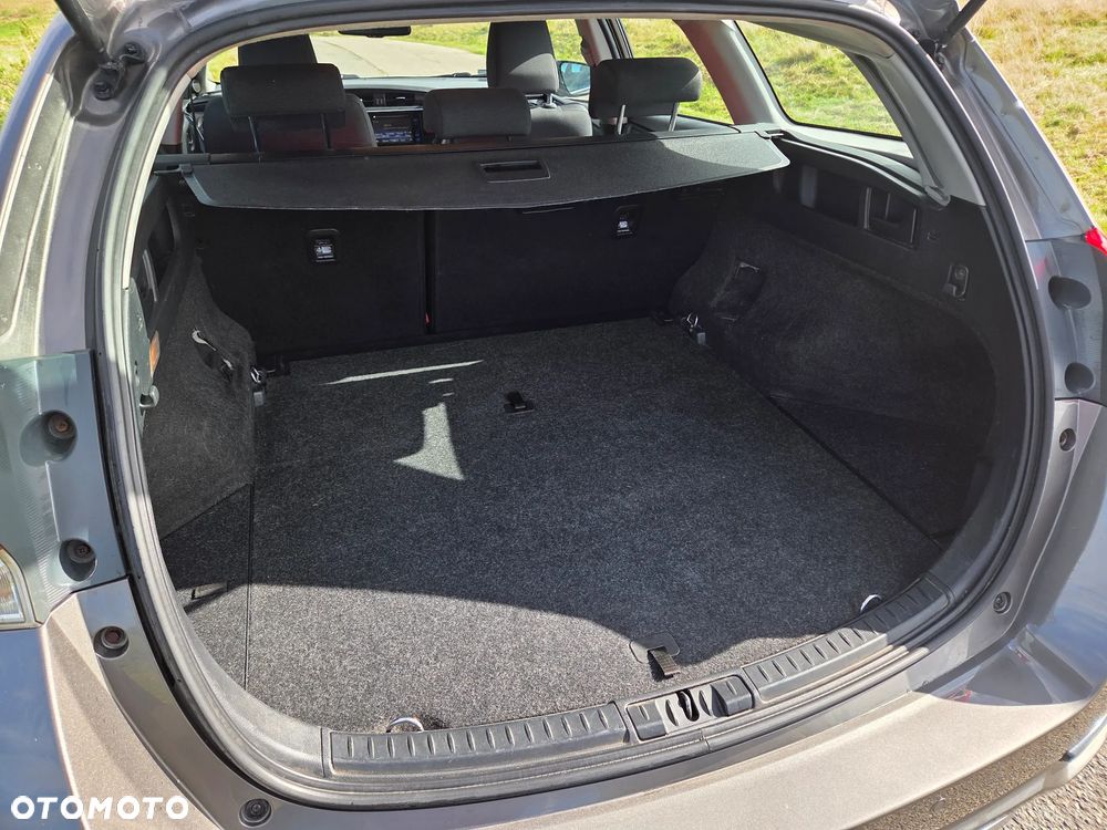 Toyota Auris Hybrid 135 Premium - 16