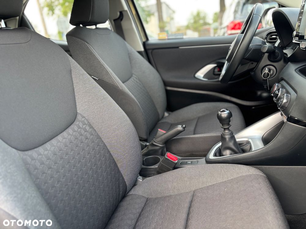 Toyota Yaris 1.5 Comfort - 24